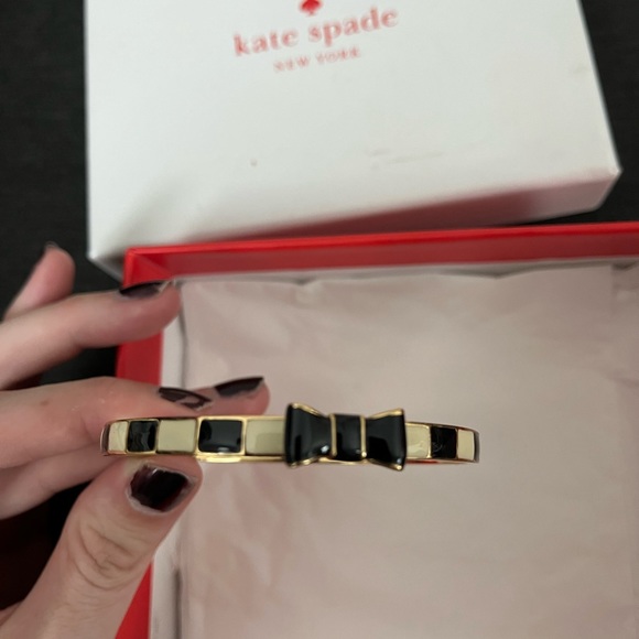 Kate Spade black and gold bow bracelet. - Picture 4 of 4